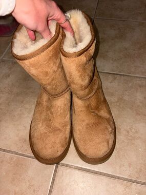UGG Chestnut Short Classic Shearling Boots